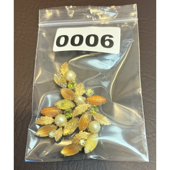 VTG KRAMER UNSIGNED FRUIT SALAD RHINESTONE MOLDED LEAVES FAUX PEARL BROOCH PIN - Picture 10 of 10